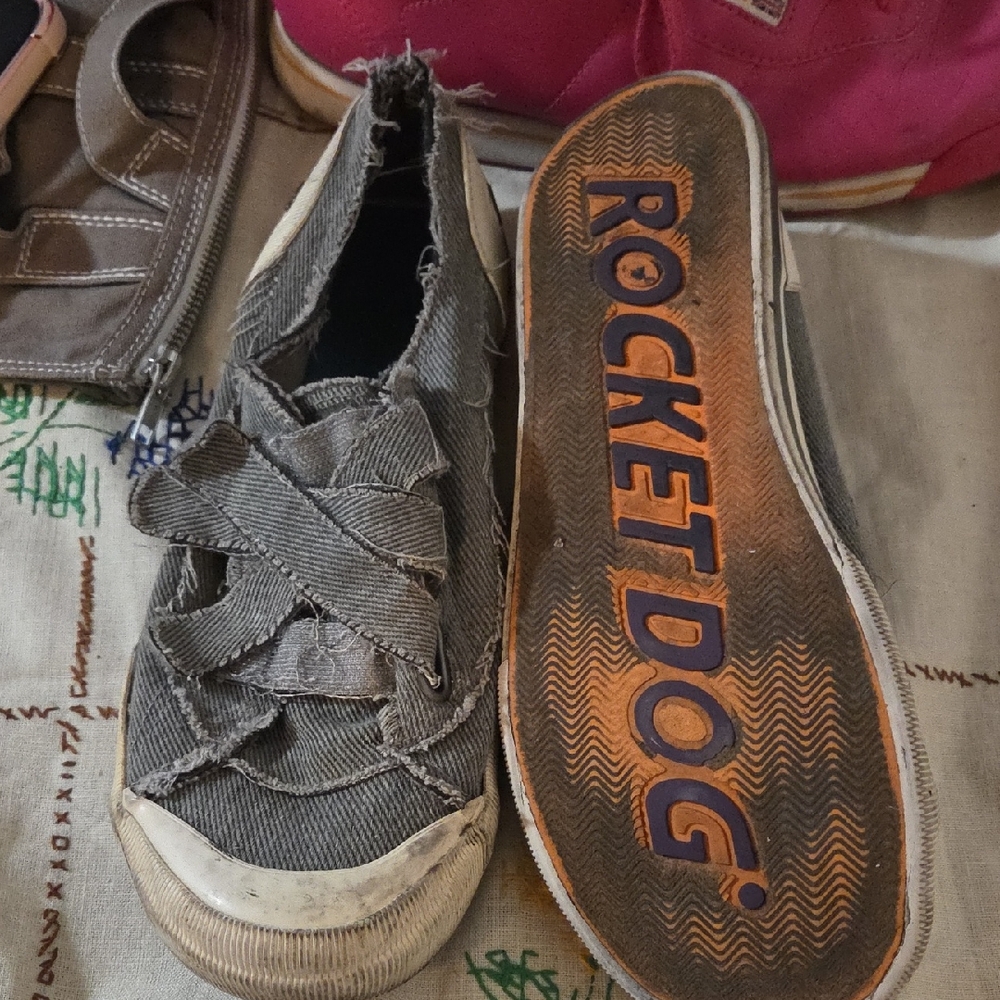 Rocket Dog Distressed Gray Sneakers